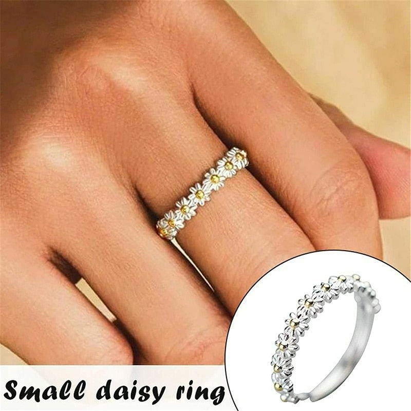 Anillo Ajustable Margaritas en Plata y Esmalte Pintado a Mano