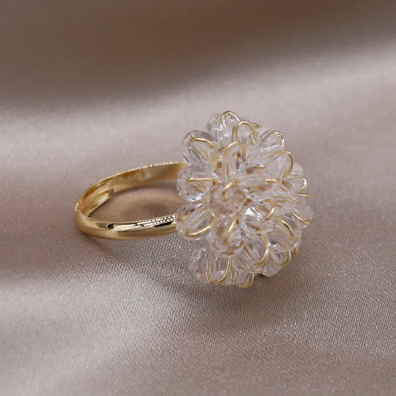 Elegante Anillo de Margarita de Cristal Blanco